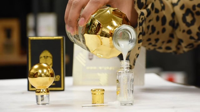 Amazon.com : INTENSE OUD Musc Mutasalik Arabian Perfume Oil for